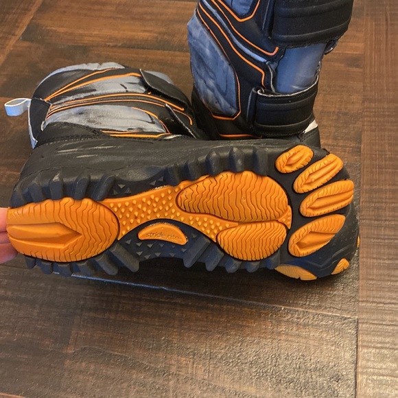 Kids stride rite waterproof snow boots - Picture 2 of 6
